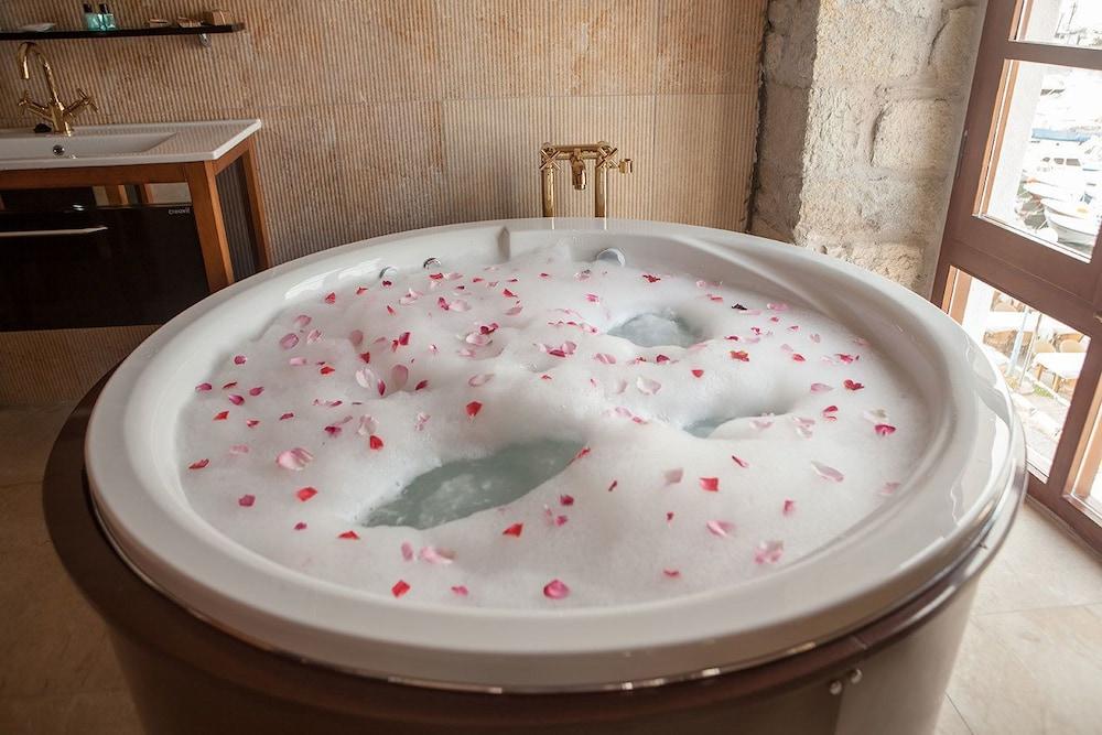 איזמיר La Petra Hotel מראה חיצוני תמונה